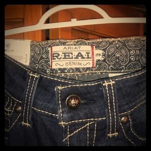 Women’s Mid-Rise Ariat Bootcut Jeans!